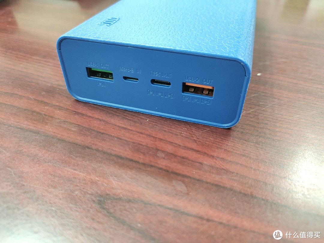 价格百元左右，容量30000mAh，这款移动电源香不香？