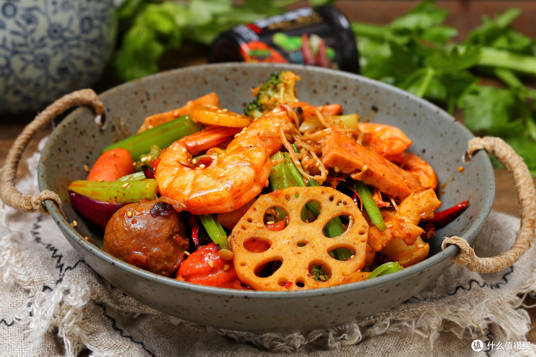 外面卖几十块钱的麻辣香锅在家做省钱又干净香辣过瘾实在下饭