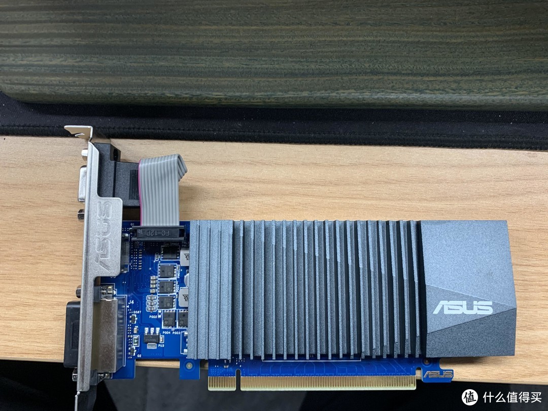 GT710正面