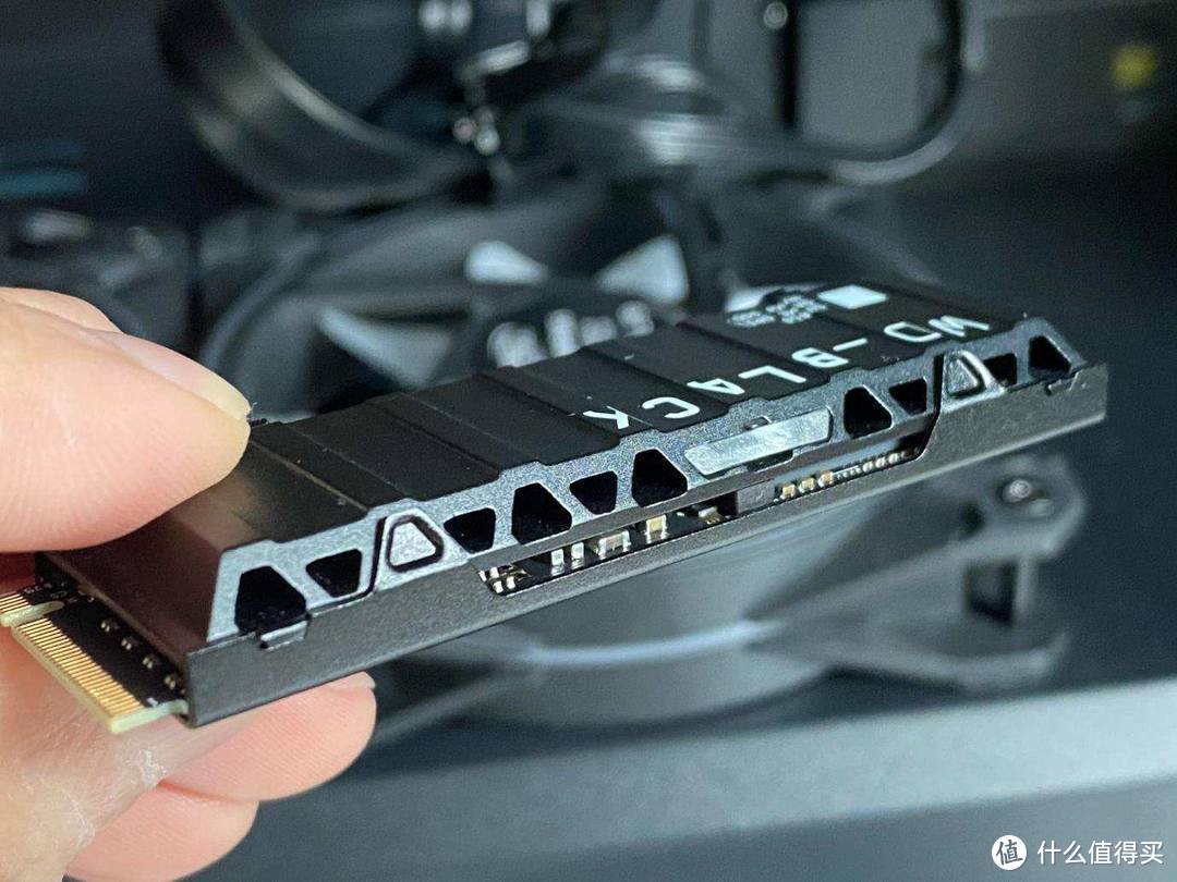 用PCIe 4.0硬盘更爽吗？西部数据WD_BLACK SN850测试，性能碾压？