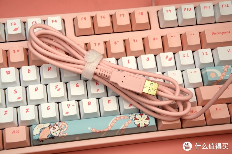 日漫元素更丰富，ikbc第二代樱花主题机械键盘“狐樱”开箱体验
