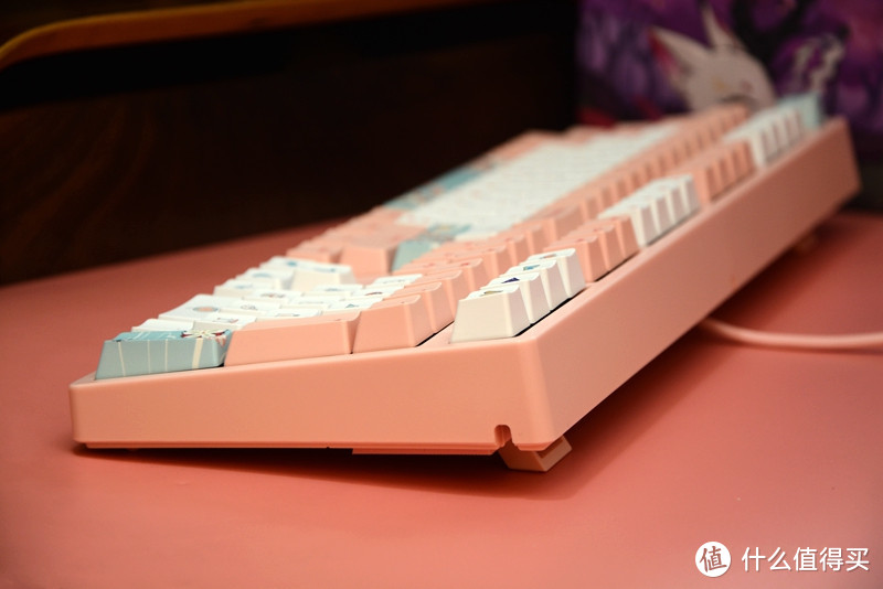日漫元素更丰富，ikbc第二代樱花主题机械键盘“狐樱”开箱体验