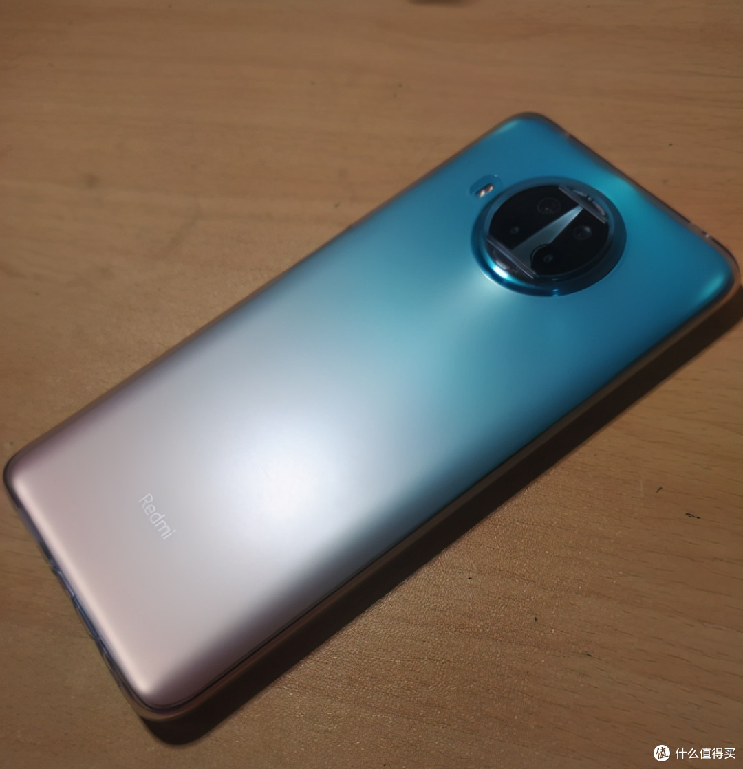 总的来说,redmi note9 pro更适合实际聚会.