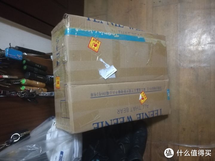 278包邮的22寸专业绘图旋转显示器开箱测评（HP Compaq LA2205wg）