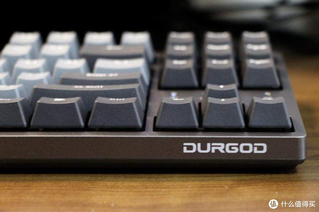 金属质感，卫星轴设计：DURGOD杜伽K320机械键盘体验