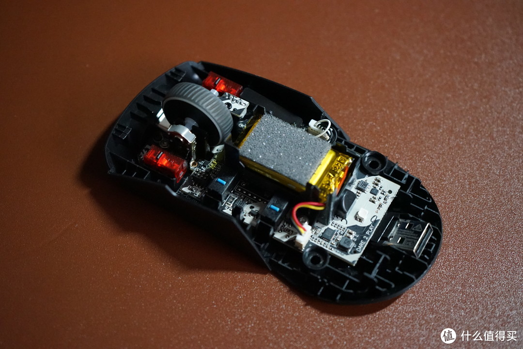 ROG的轻量化性价比三模鼠标——ROG月刃无线版开箱