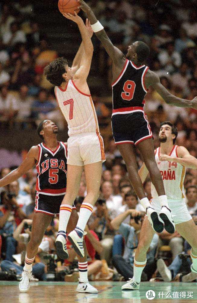 adidas和Converse，当年在篮球场上的影响力远超nike