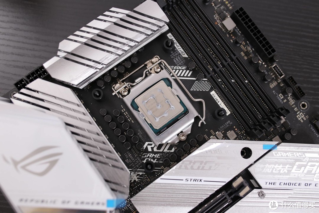 装一台白色主题风格主机：RTX3080配i7，好看又能打