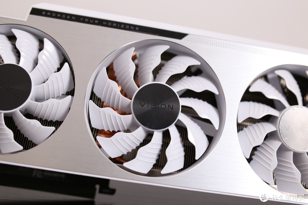 装一台白色主题风格主机：RTX3080配i7，好看又能打