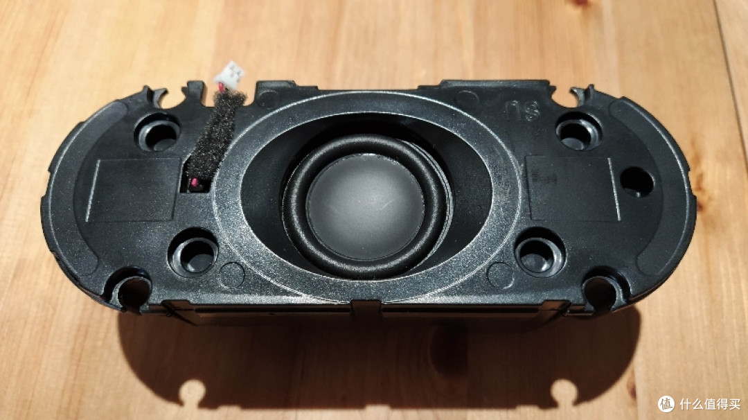 音响it篇一惠威v8a超薄车载低音炮拆机筒评