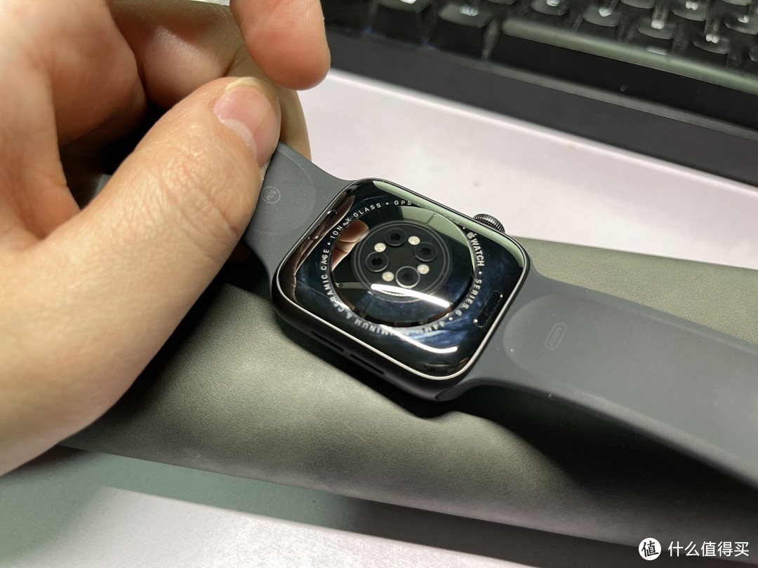 成年人的“小天才”，Apple Watch Series 6开箱简评——又一次翻车苹果产品