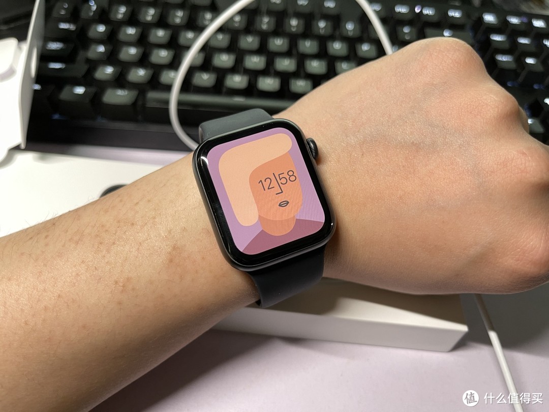 成年人的“小天才”，Apple Watch Series 6开箱简评——又一次翻车苹果产品