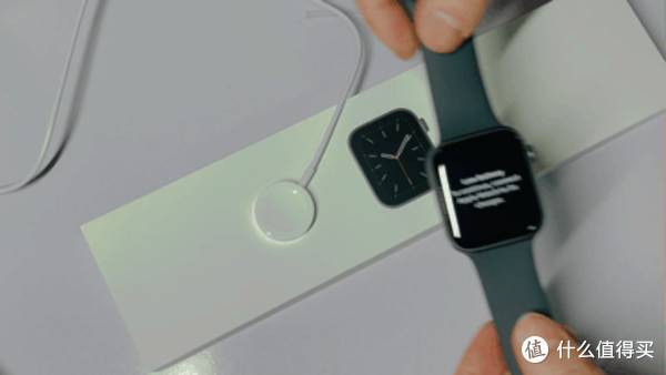 成年人的“小天才”，Apple Watch Series 6开箱简评——又一次翻车苹果产品