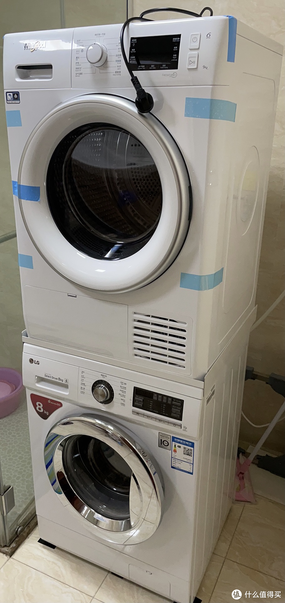 由于vr108没法叠加，所以放在了儿童洗衣机上，用的通用支架，运行起来还是很稳的