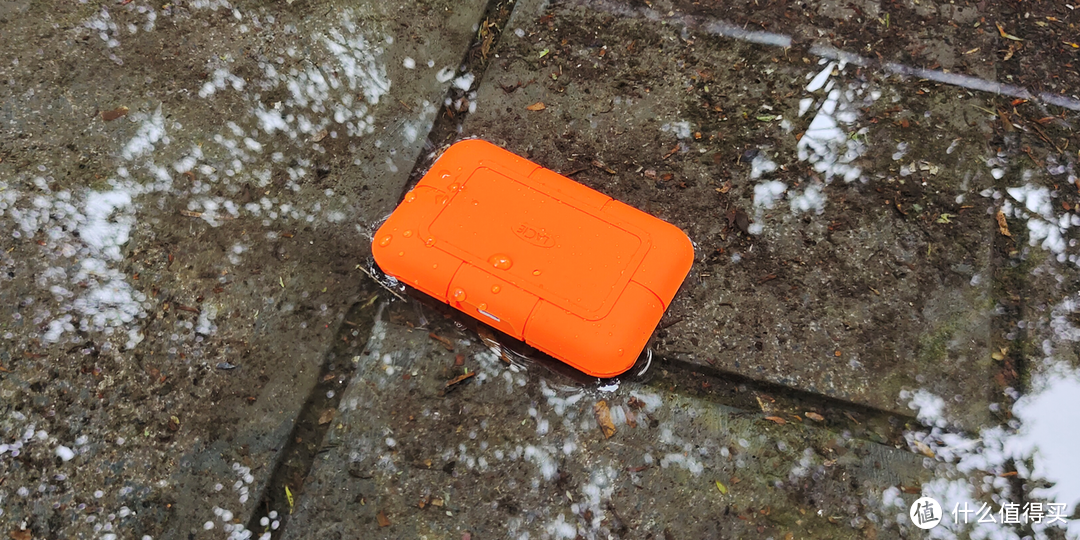 轻松突破950MB/s写入，为素材安全而生：LaCie Rugged SSD移动固态硬盘