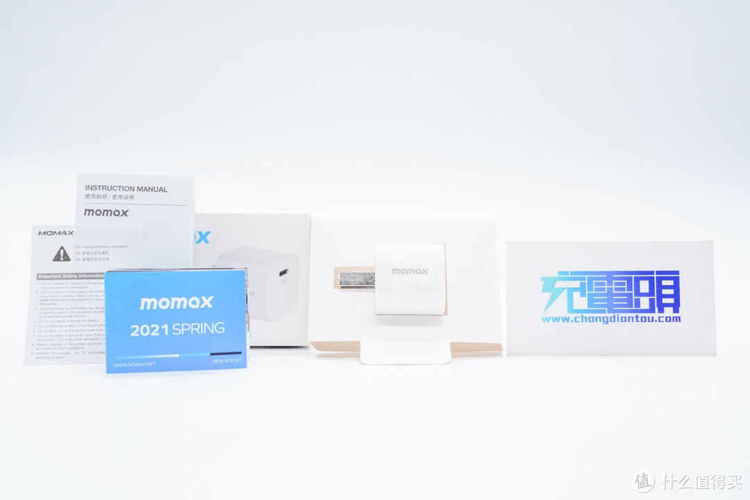 拆解报告：MOMAX摩米士迷你20W PD快充充电器UM25