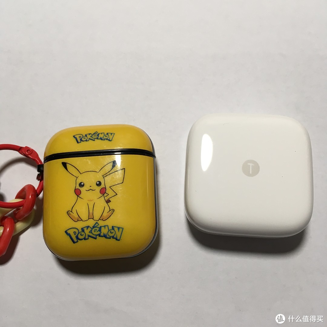 看下对比图，皮卡丘就是媳妇的Airpods