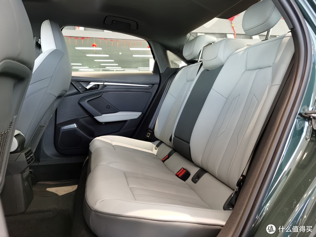 入门亦有态度！体验全新奥迪A3L Limousine