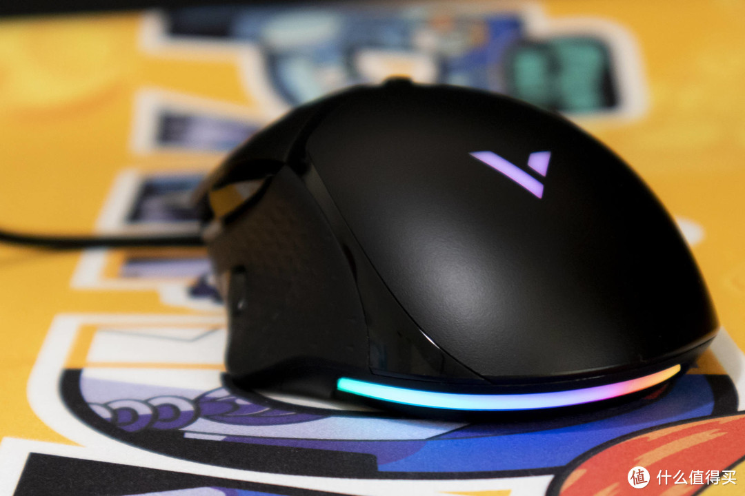 百元高性能新选择——雷柏VT30幻彩RGB游戏鼠标