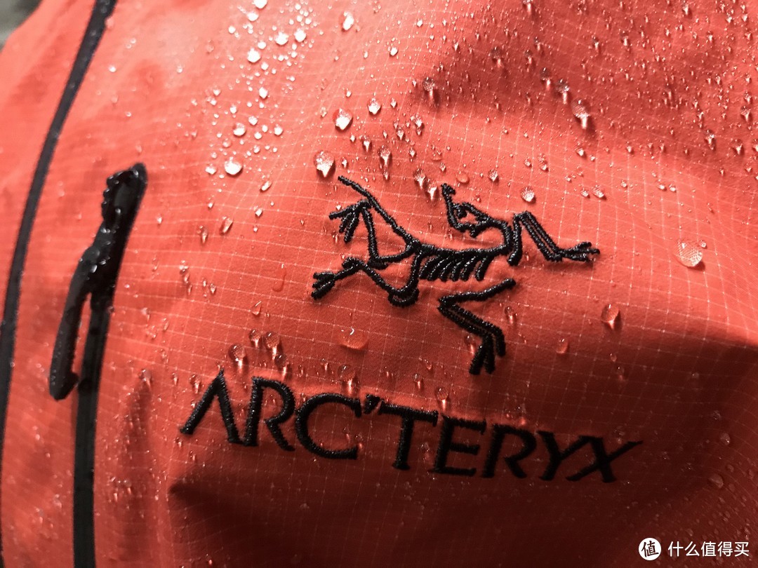 Arc'teryx Alpha SL Anorak—秉承硬壳精神，奔赴山野未来