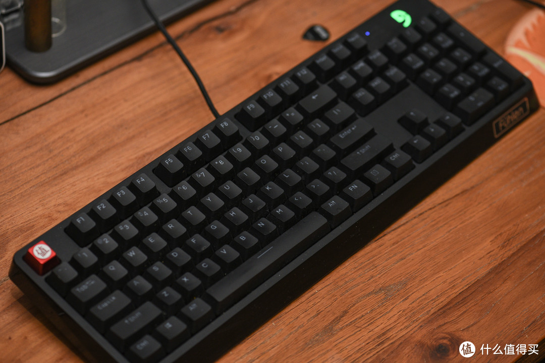 这款键盘也有点跟不上时代了，不过用着没问题也就不想换了，就是黑色的颜色有点单调。