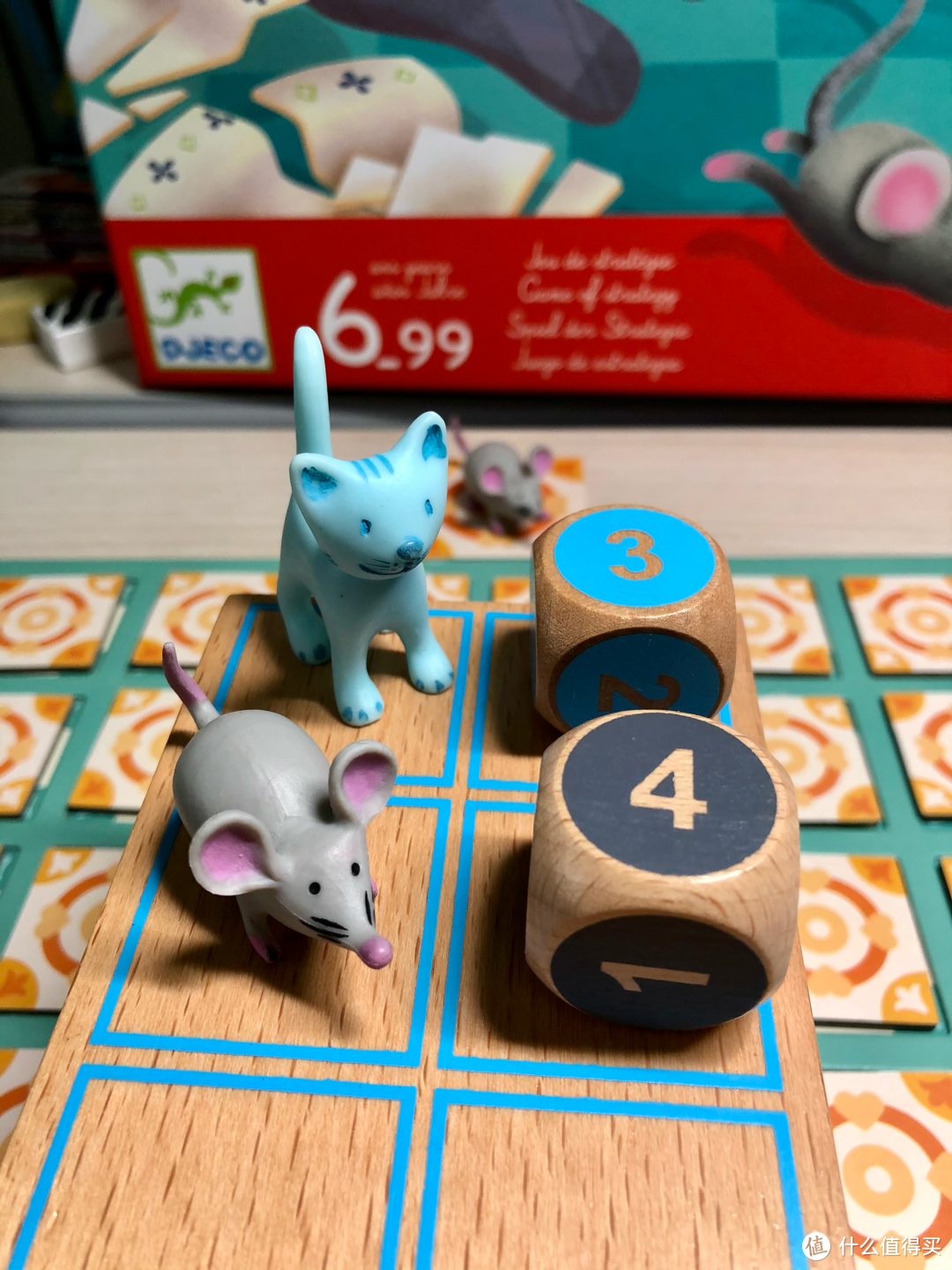 老鼠和猫咪都有自己专属的骰子，老鼠最大点数是4，猫咪则是3，以此来保证游戏平衡