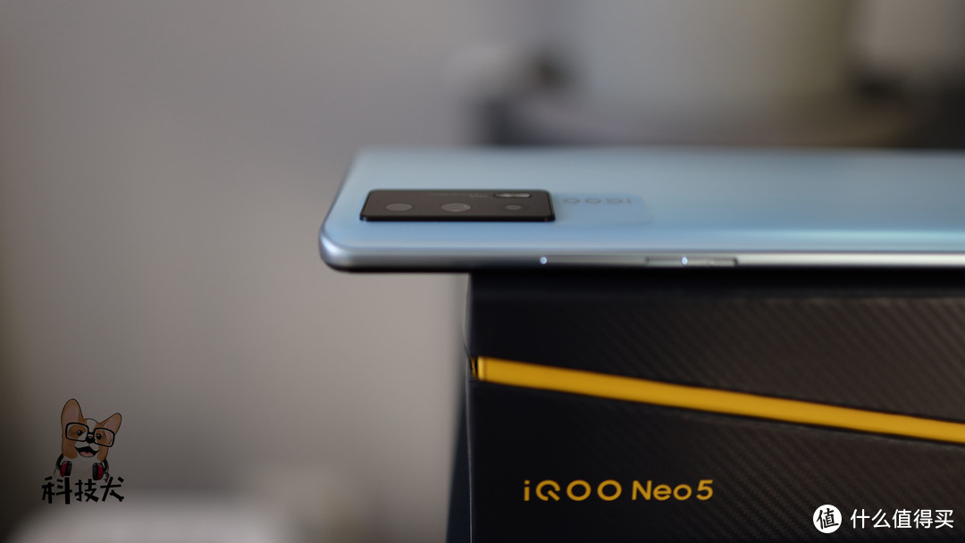 售价差不多，iQOO Neo5、vivo S9，我应该选谁？