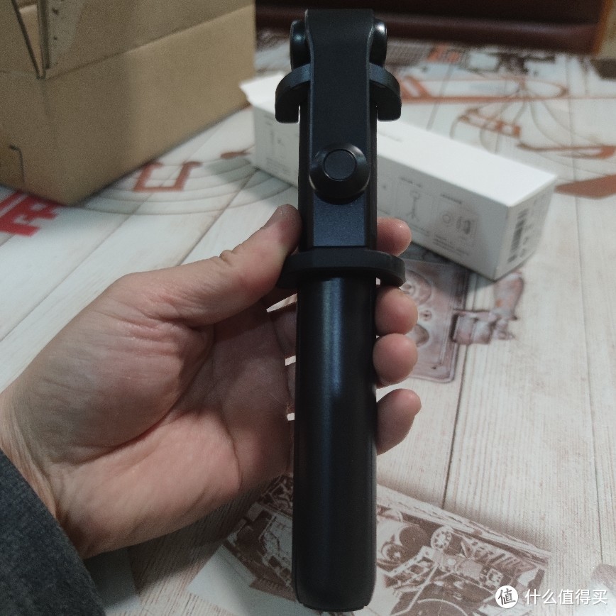 锤子停产,情怀落幕,清仓甩卖的坚果自拍杆到底值不值?