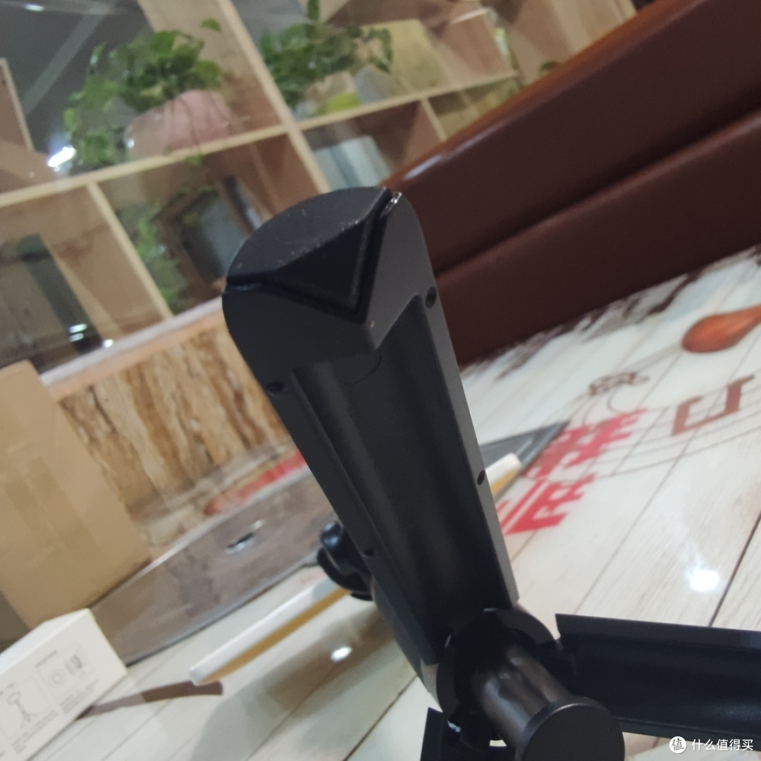 锤子停产,情怀落幕,清仓甩卖的坚果自拍杆到底值不值?