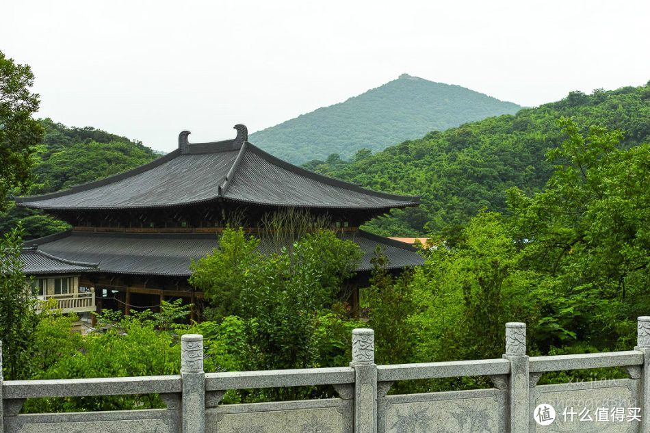 据说，定山寺是仅有的“南朝风格”的寺庙