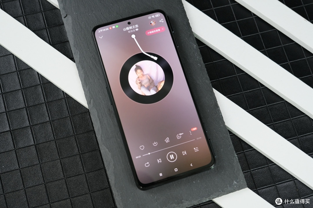 5cc超大音腔,15v smartpa,凭借着这些音频配置,使得该机成功夺得dxo