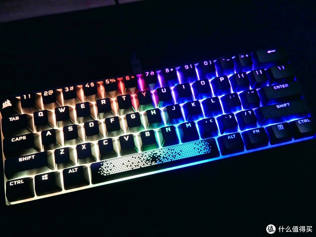 性能强劲的小钢炮——海盗船K65 RGB MINI机械键盘