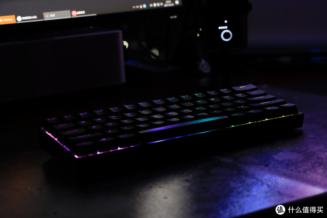 海盗船 K65 RGB mini 机械键盘 拆解评测