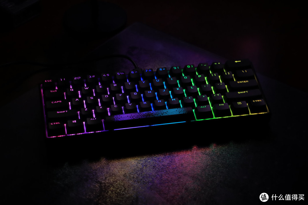 海盗船 K65 RGB mini 机械键盘 拆解评测