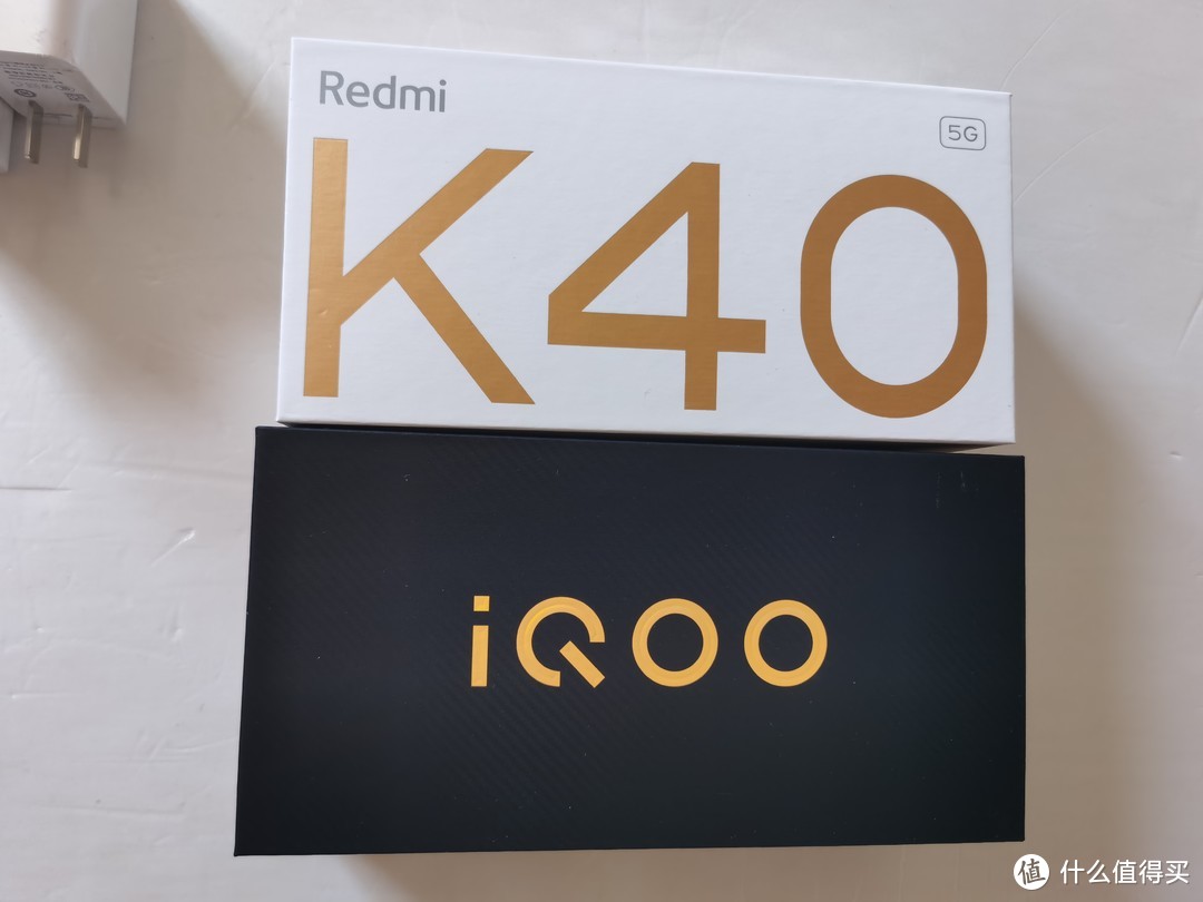 K40手机开箱及与IQOO NEO5手机简单外表对比