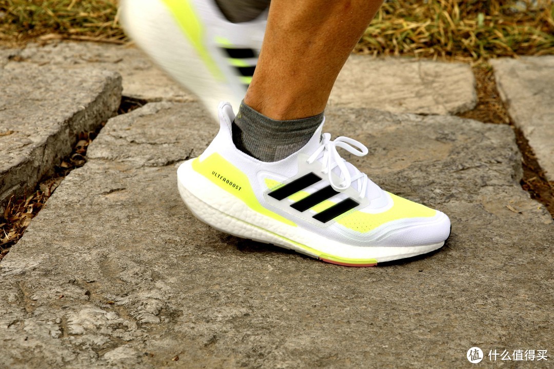 凭什么它被称为“屎”上最强？当然是实力！——Adidas UltraBoost 21跑步鞋评测