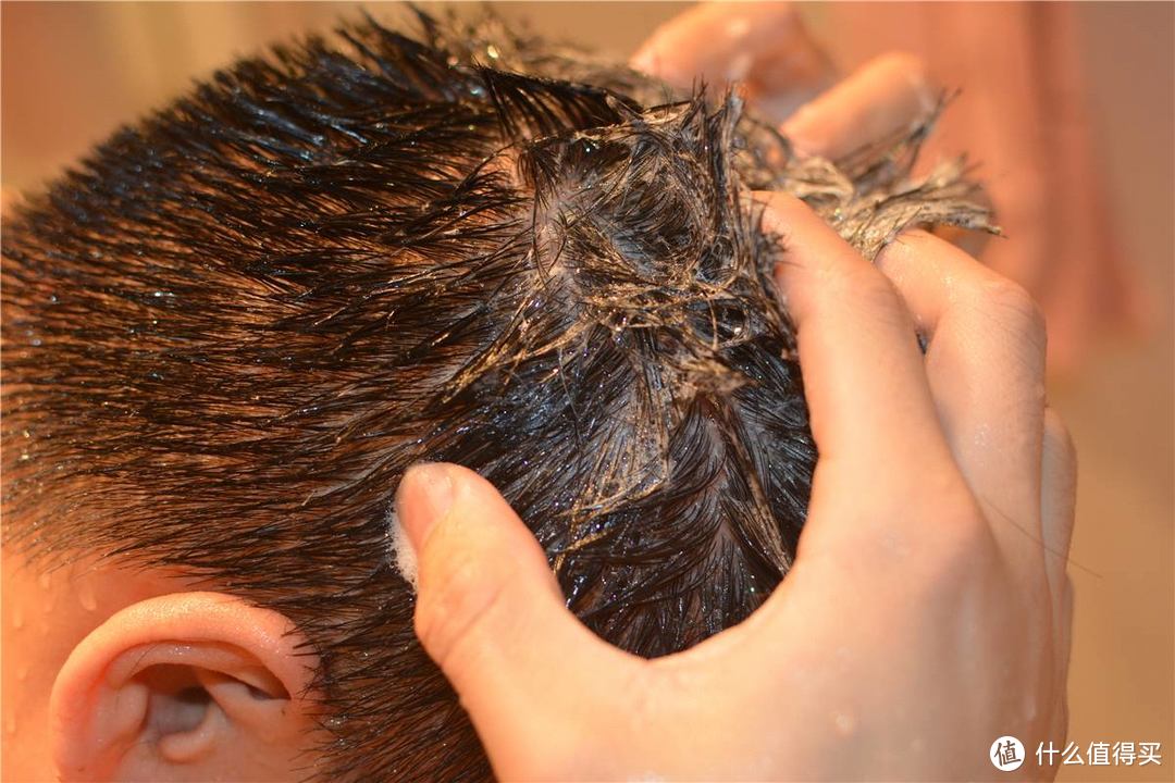 男士也可以拥有一头蓬松飘逸秀发，这款海盐洗发膏值得一试