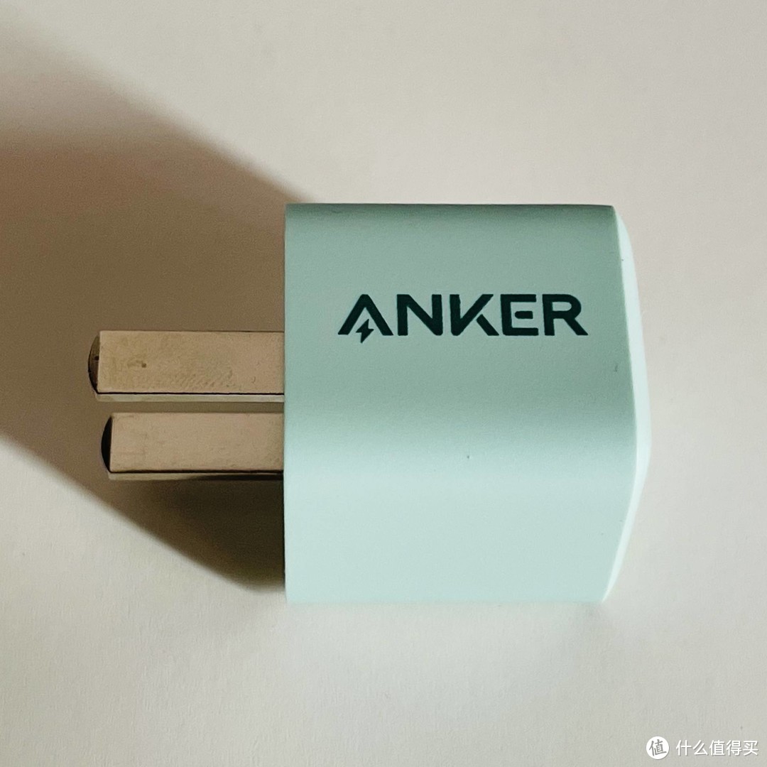 Anker Nano 20W小彩充+1.8米亲肤线薄荷绿套装测评