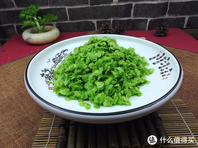 这种树上野菜稍加改良，就能成就经典菜品，满满几代人的回忆