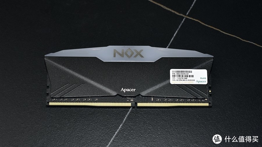 Apacer 宇瞻 NOX 暗黑女神 RGB DDR4 3600 台式机内存条图赏