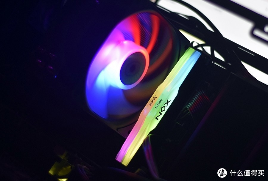 Apacer 宇瞻 NOX 暗黑女神 RGB DDR4 3600 台式机内存条图赏