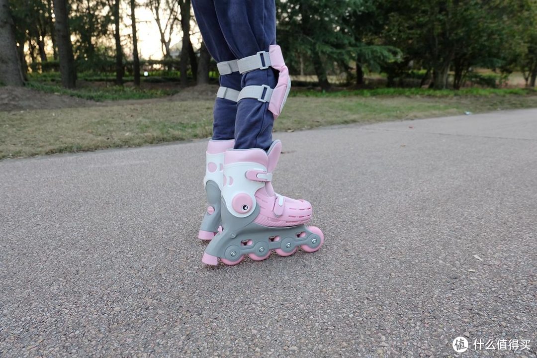 孩子就要多运动——柒小佰LINE FRIENDS小怪兽儿童轮滑鞋