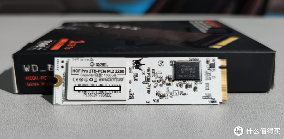 【极硬件十三册】PCIE4.0固态硬盘没必要？不就为了跑个分么，新旧PCIE4.0固态大PK！