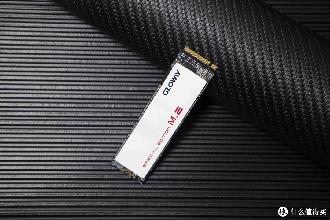 纯国产NVMe SSD硬盘正在崛起，低价高性能的光威骁将