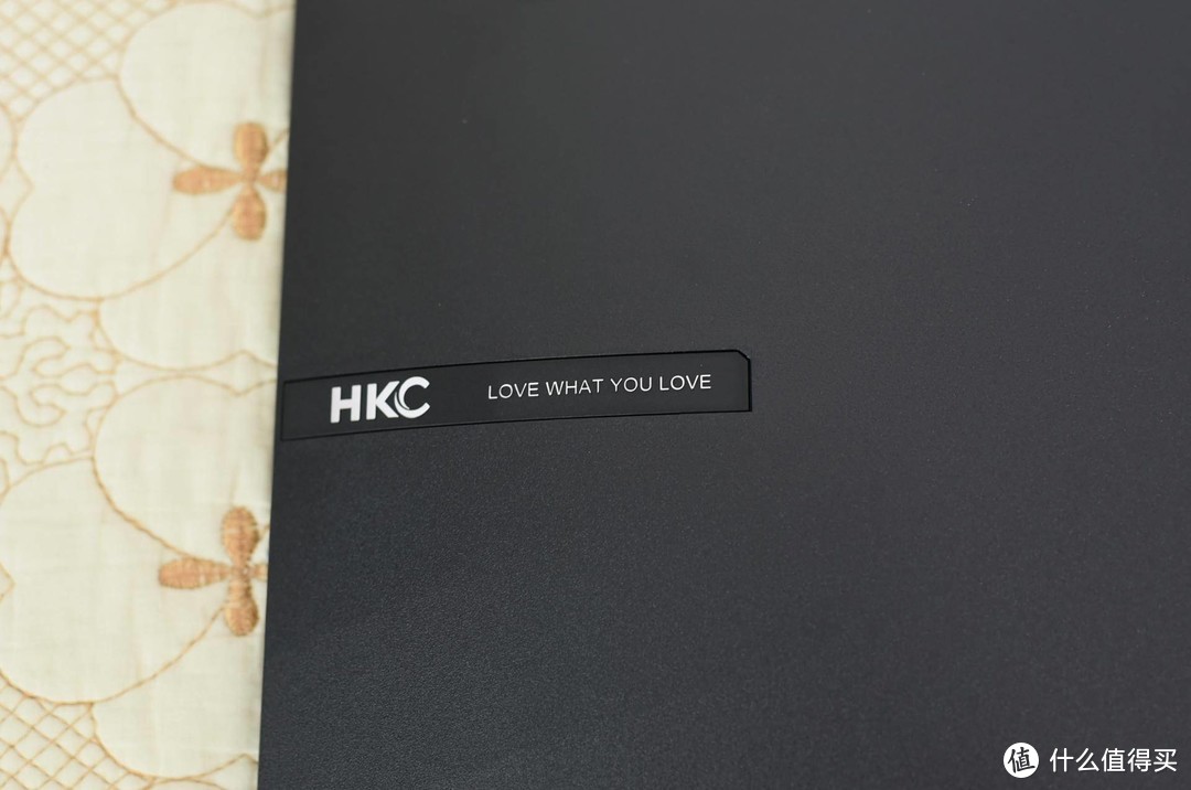 HKC CG301QL显示器图赏，三微边带鱼屏，带来影像级画质