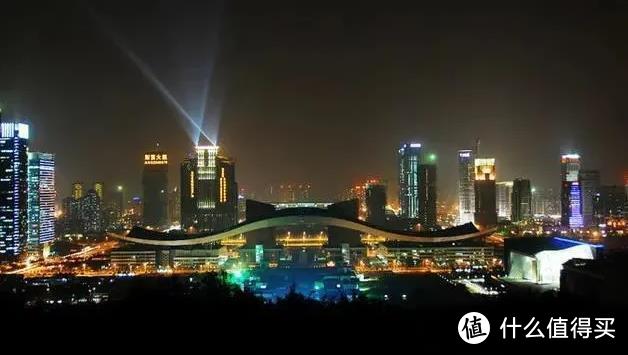 深圳旅游景区介绍 深圳网红打卡点  大湾网告诉你这个到深圳旅游，不可错过的打卡点，令人惊奇