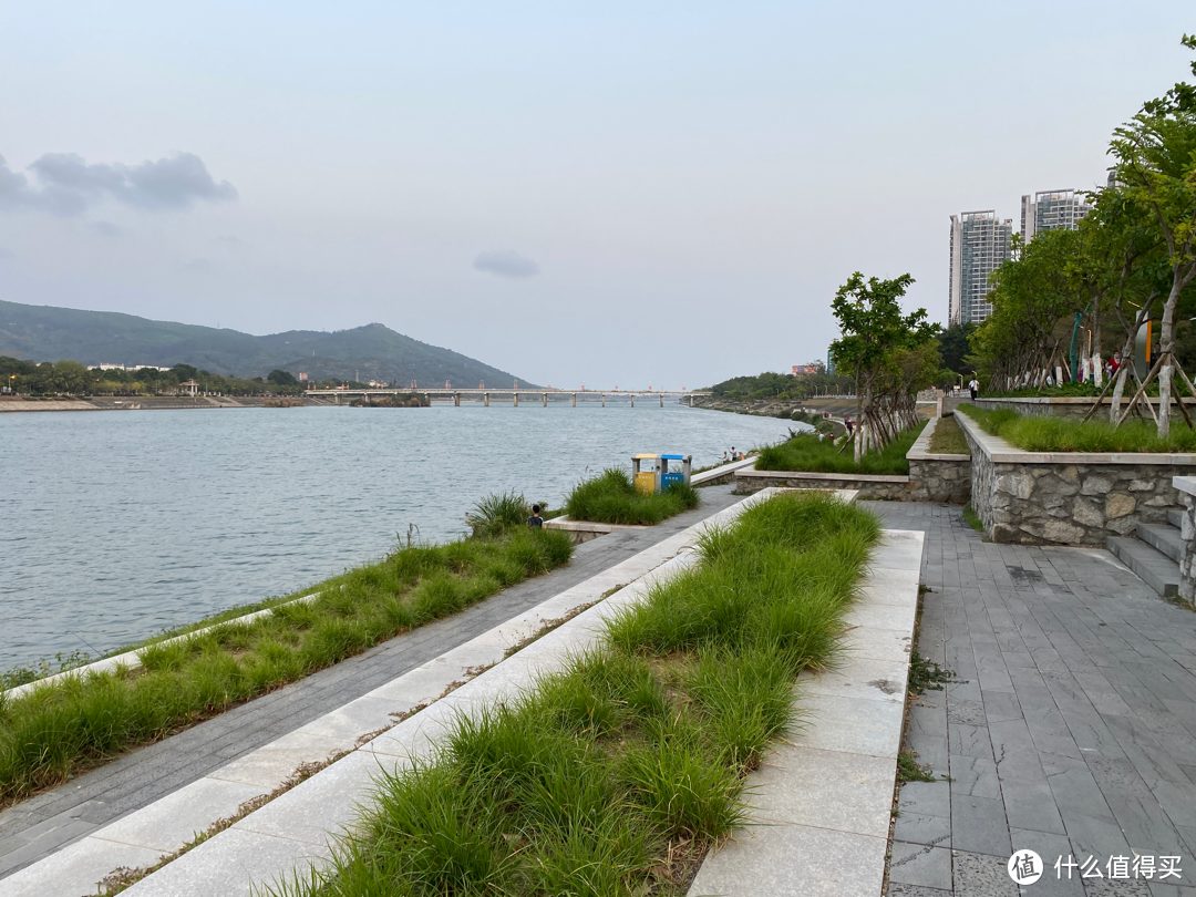 海南免费摸花蛤景点：陵水县新村镇海边退潮摸花蛤，享受免费花蛤大餐