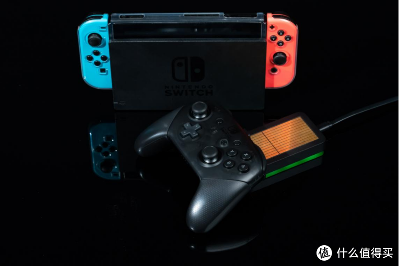 手柄也能无线充电？谷粒Switch Pro手柄充电器充电底座