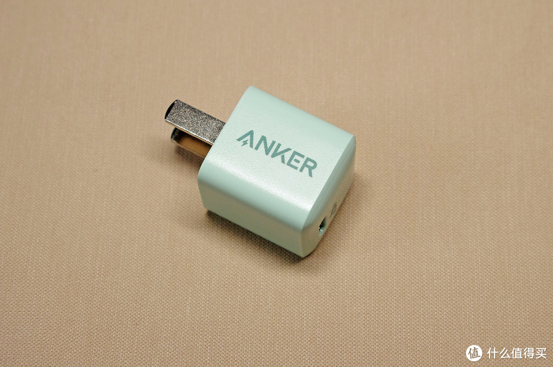 小个头大能量：Anker Nano 20W 小彩充套装体验