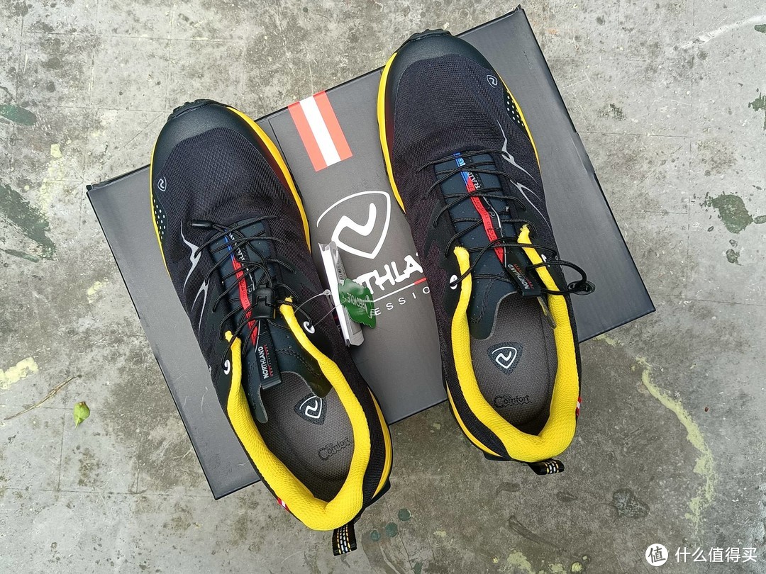 会呼吸的诺诗兰SKY 1.0 轻量运动跑鞋，让足部更轻盈